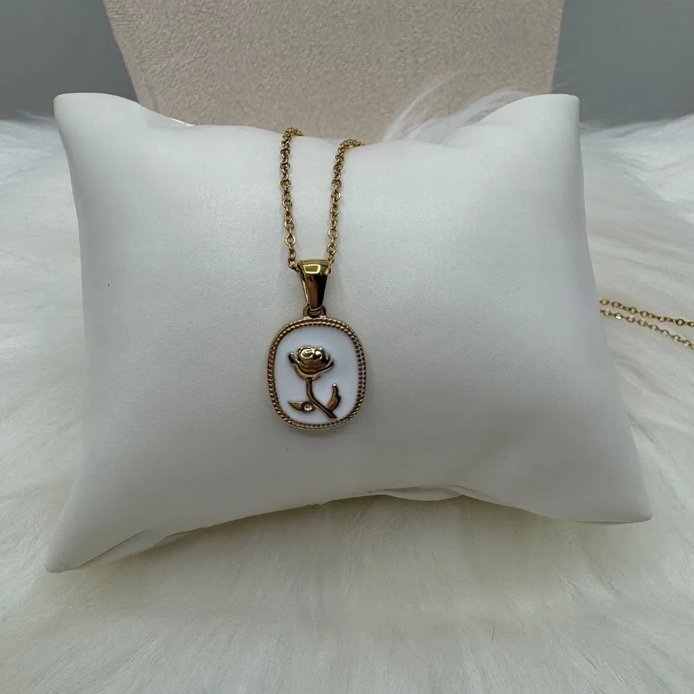 The Rose Pendant Necklace
